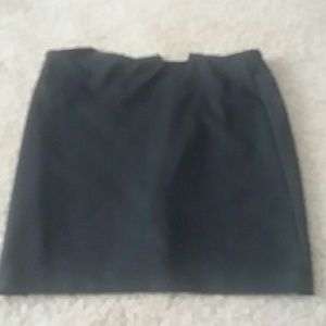 New York & Company black pencil skirt, size 6.